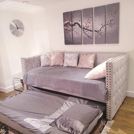 Cozy Muswell Hill 1-Bedroom Flat ลอนดอน ภายนอก รูปภาพ
