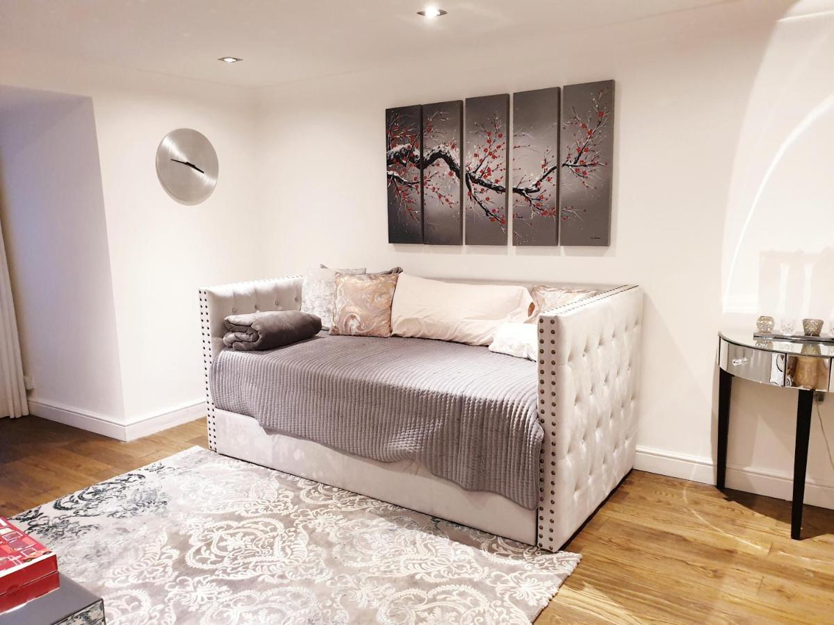 Cozy Muswell Hill 1-Bedroom Flat ลอนดอน ภายนอก รูปภาพ