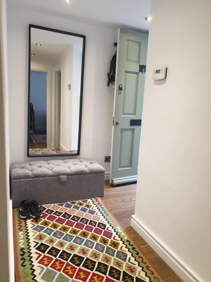 Cozy Muswell Hill 1-Bedroom Flat ลอนดอน ภายนอก รูปภาพ