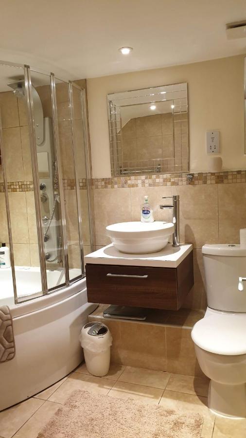 Cozy Muswell Hill 1-Bedroom Flat ลอนดอน ภายนอก รูปภาพ